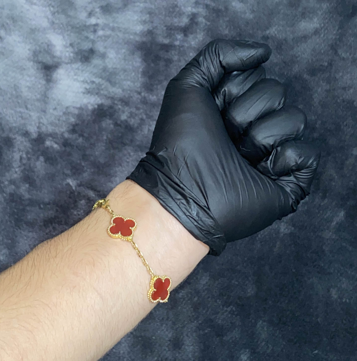 pulso estilo Vancleef plata 925. bañado en oro de 18k